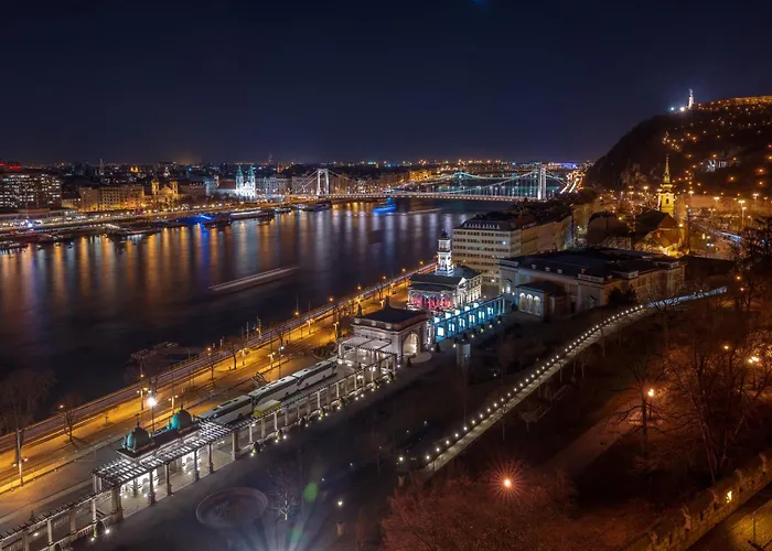 Castle Bazaar Apartment *